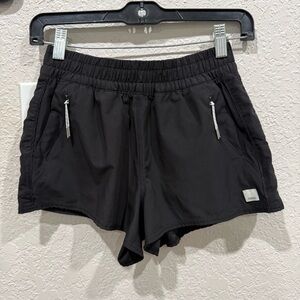 Vuori Women Black Short XS